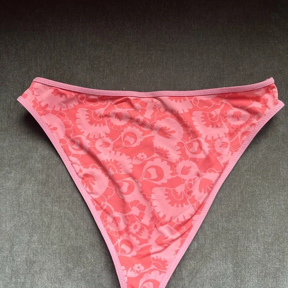 Floral Pink Bikini Set - Picture 2 of 8